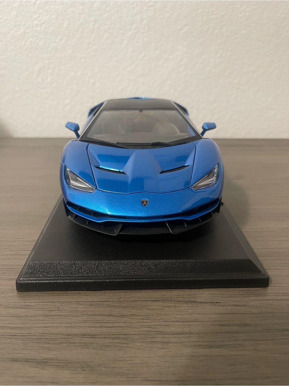 Lamborghini Centenario Blue Sports Car Model - Picture 2 of 6